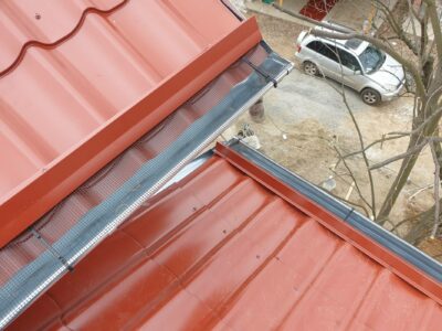 montaza metalnog krova imitacija crepa komplet usluga gradjevinske limarija kuca bordo 15