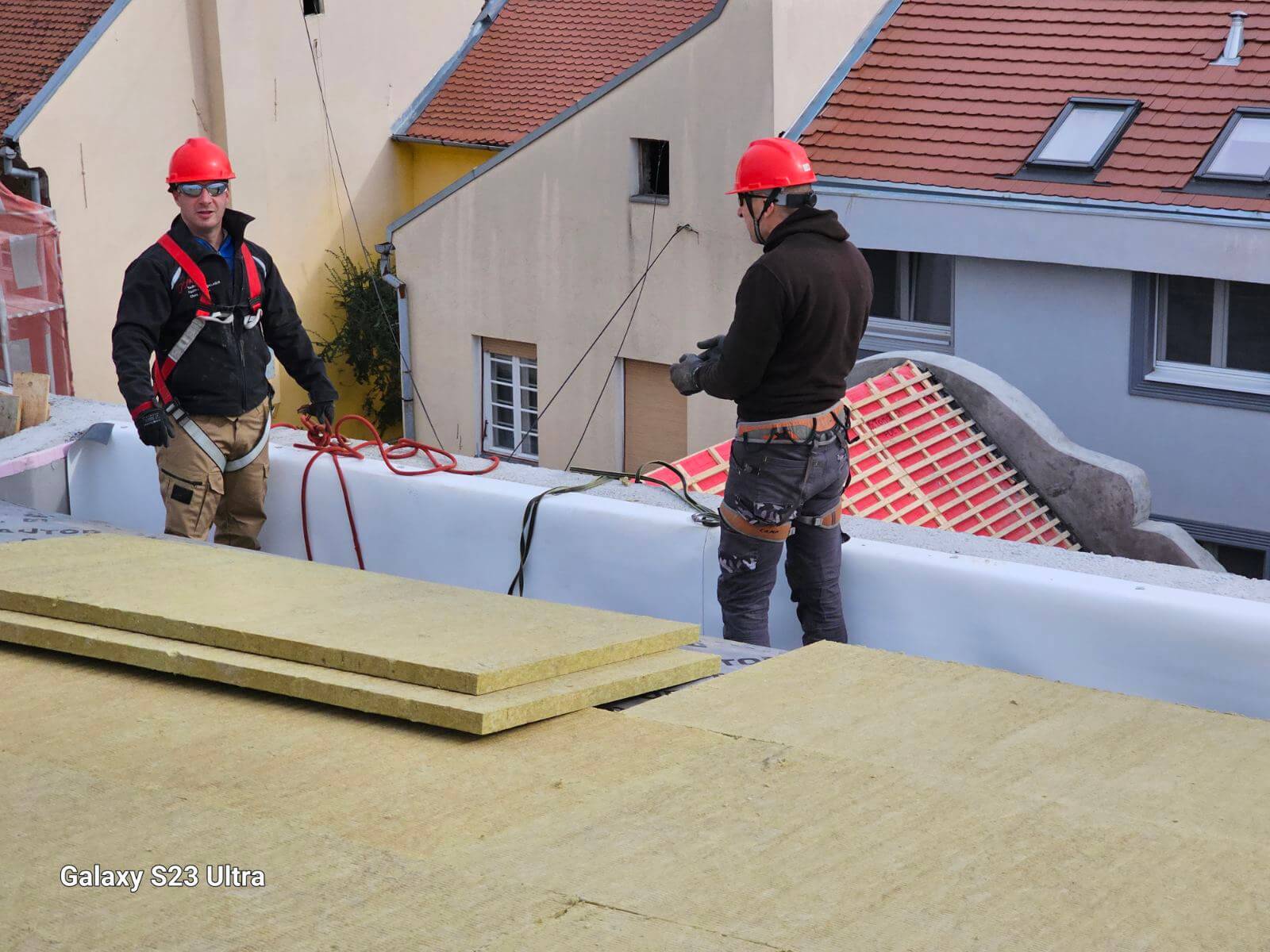 postavljanje-termoizolacije-krova-kamene-vune-termike-novi-sad-pinki